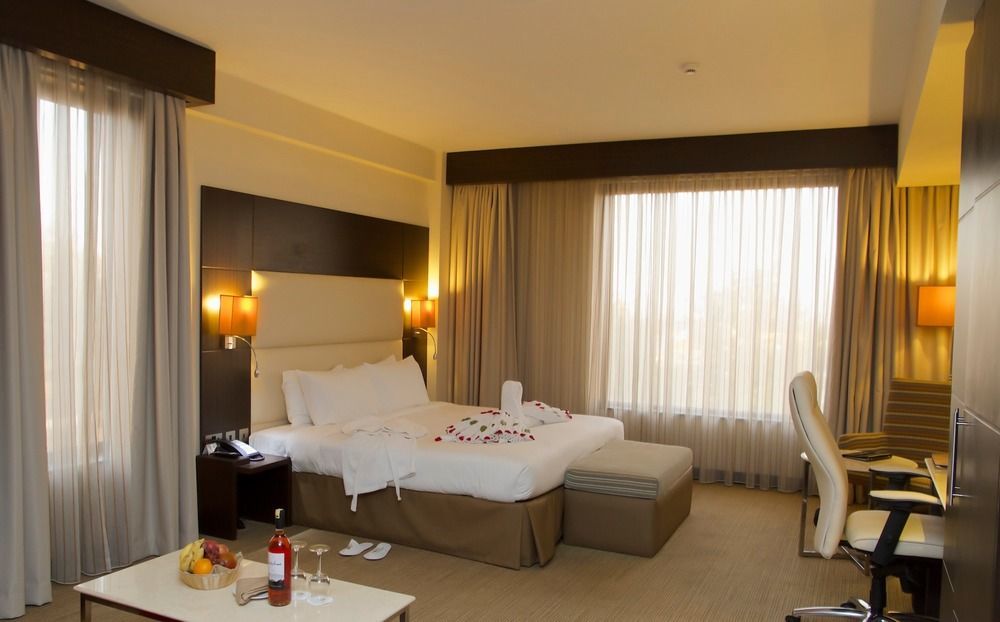 Four Points By Sheraton Hurlingham होटल 4*